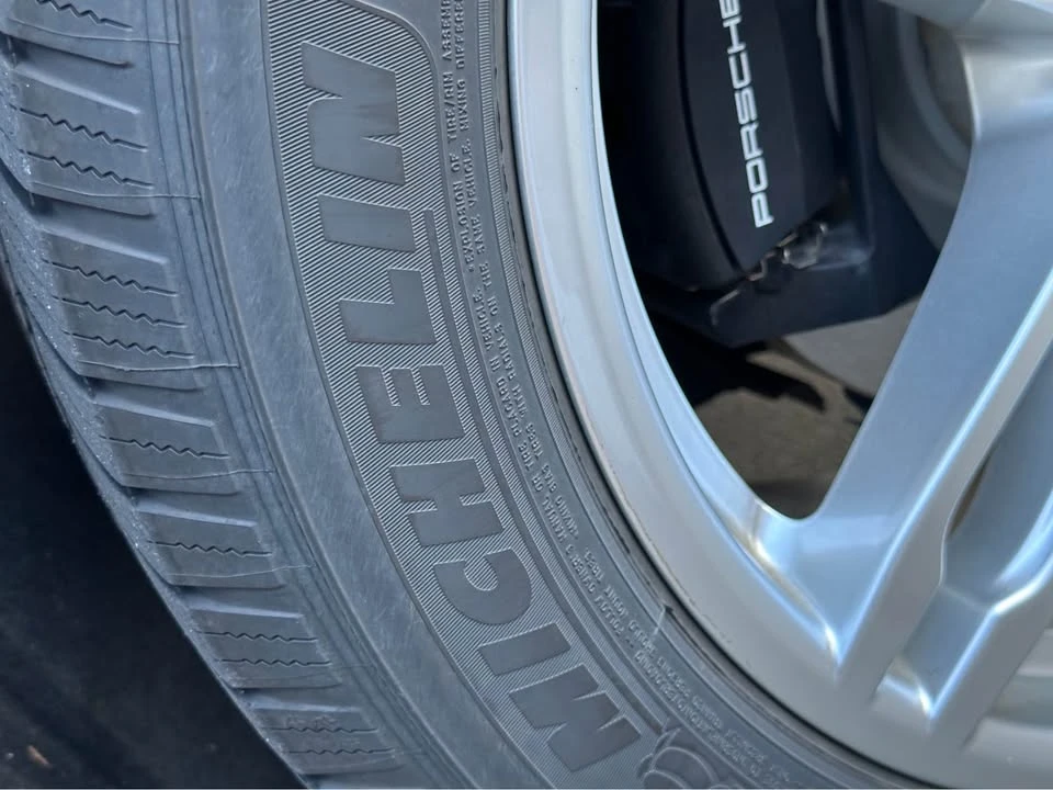 2019 Porsche Macan Turbo - Image 11 of 18