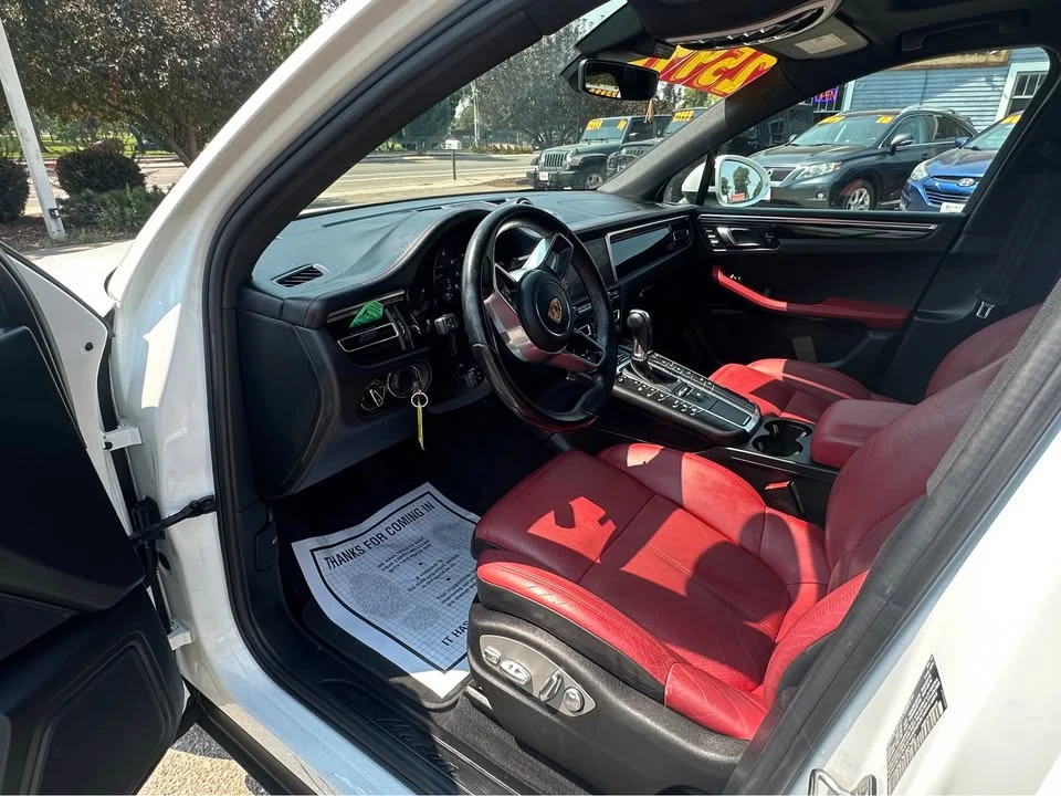 2019 Porsche Macan Turbo - Image 8 of 16