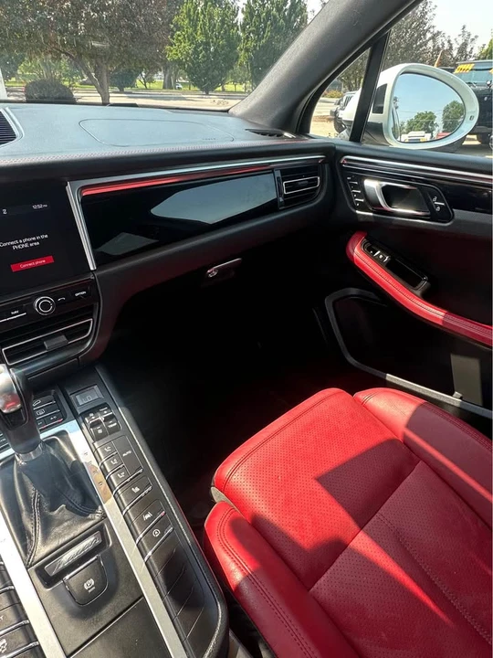 2019 Porsche Macan Turbo - Image 11 of 16
