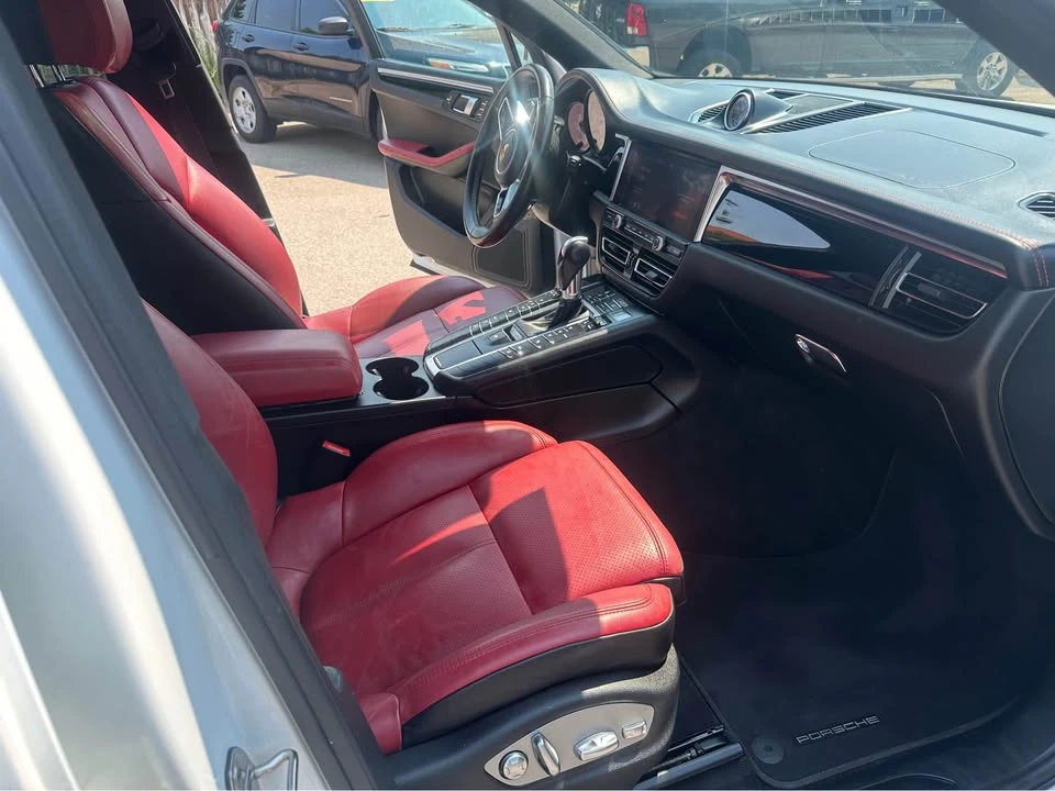 2019 Porsche Macan Turbo - Image 13 of 16