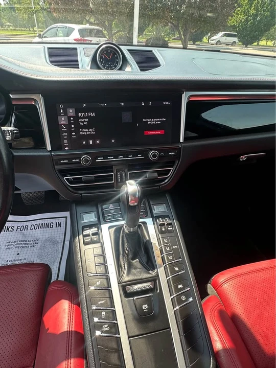 2019 Porsche Macan Turbo - Image 12 of 16
