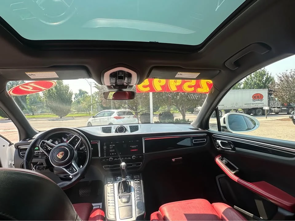 2019 Porsche Macan Turbo - Image 9 of 16