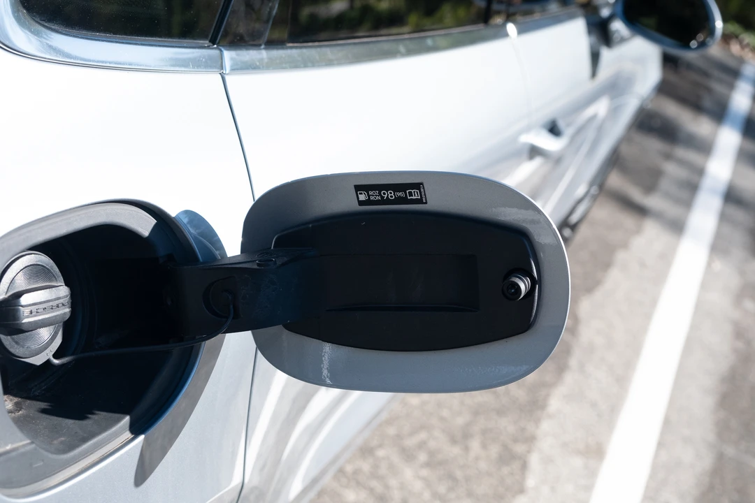 2019 Porsche Macan Turbo - Image 28 of 31