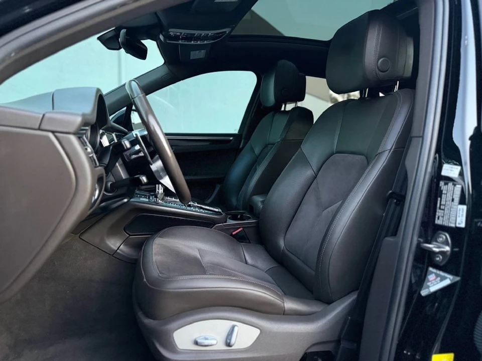 2019 Porsche Macan - Image 19 of 21