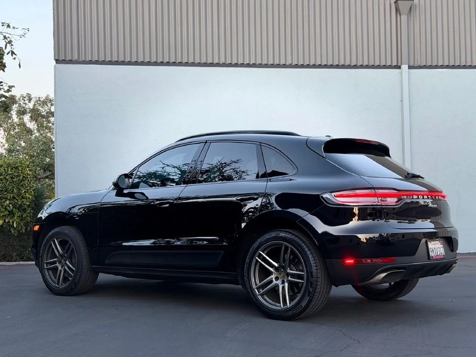 2019 Porsche Macan - Image 14 of 21