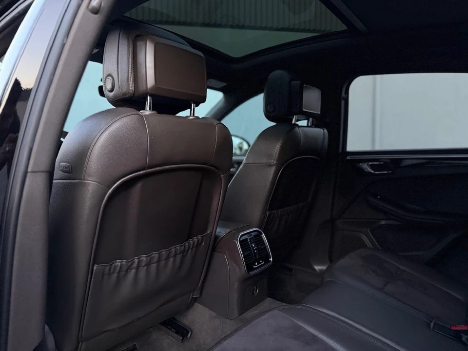 2019 Porsche Macan - Image 20 of 21