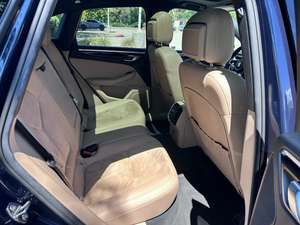 2019 Porsche Macan - Image 16 of 22