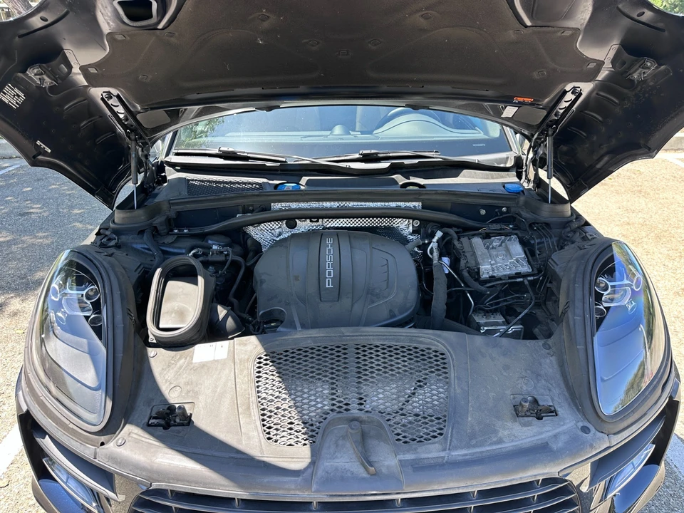 2019 Porsche Macan - Image 20 of 22
