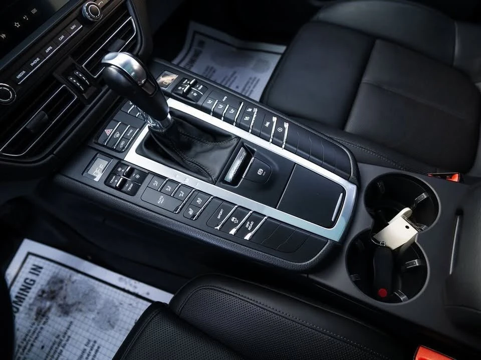 2019 Porsche Macan - Image 11 of 20