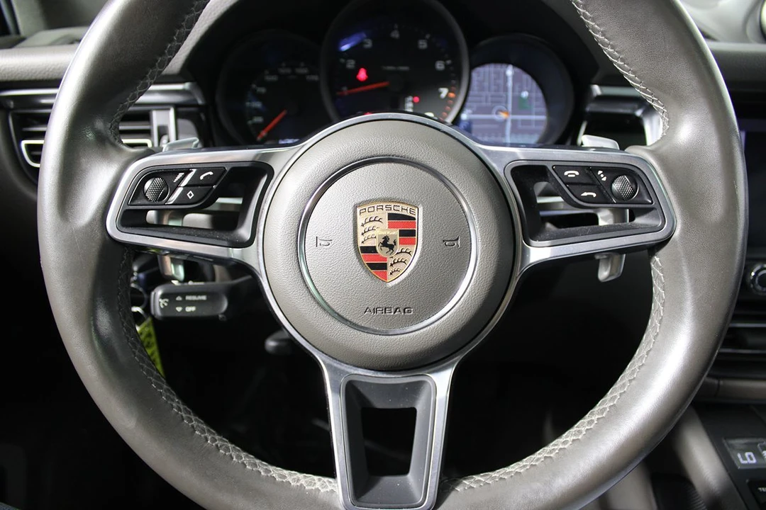 2019 Porsche Macan - Image 18 of 31