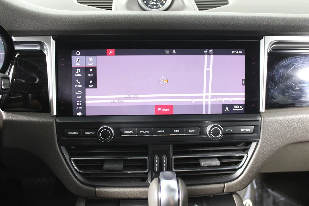 2019 Porsche Macan - Image 22 of 31
