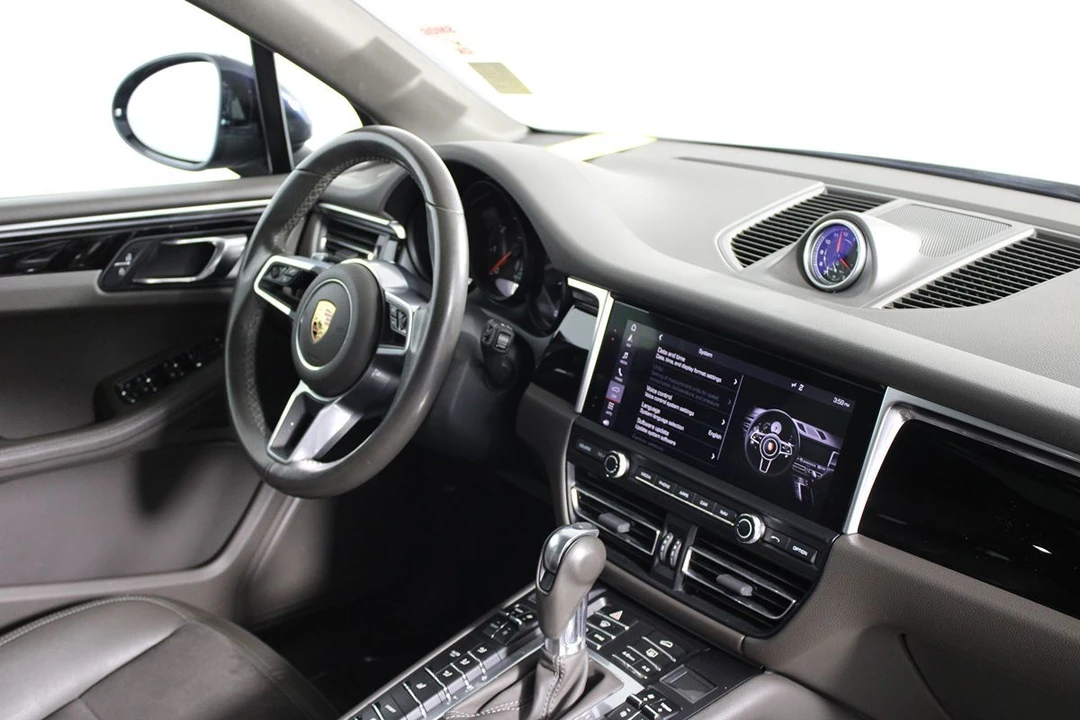 2019 Porsche Macan - Image 17 of 31