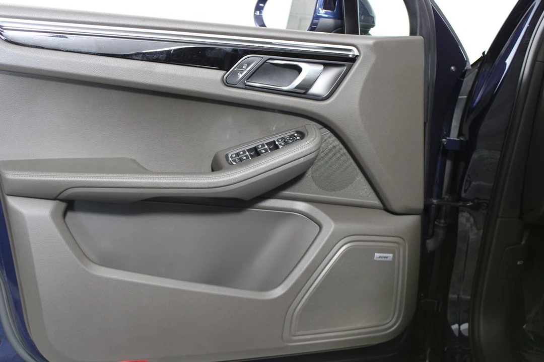 2019 Porsche Macan - Image 8 of 31