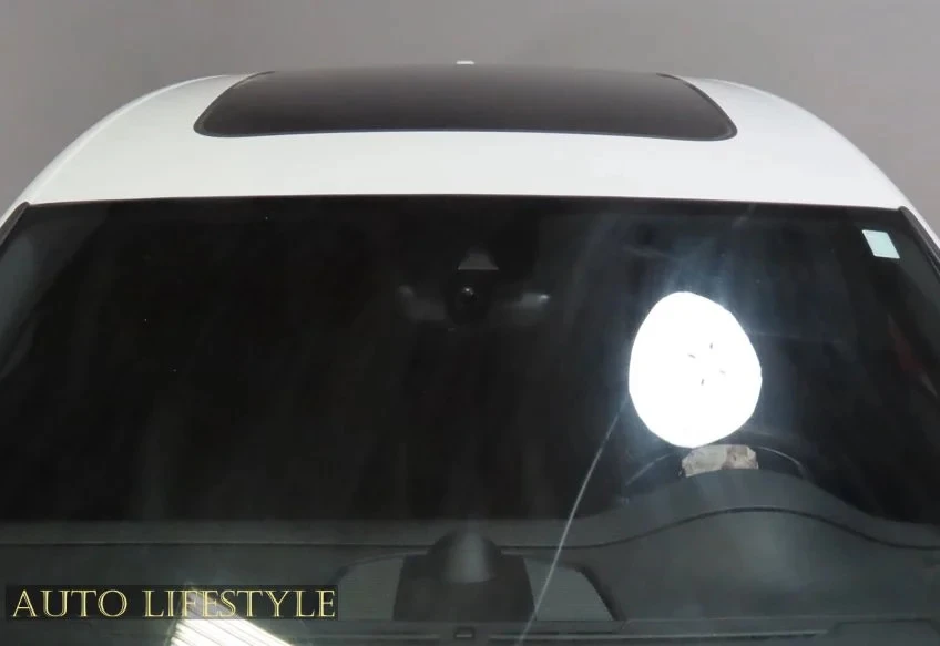 2019 Porsche Macan - Image 15 of 21