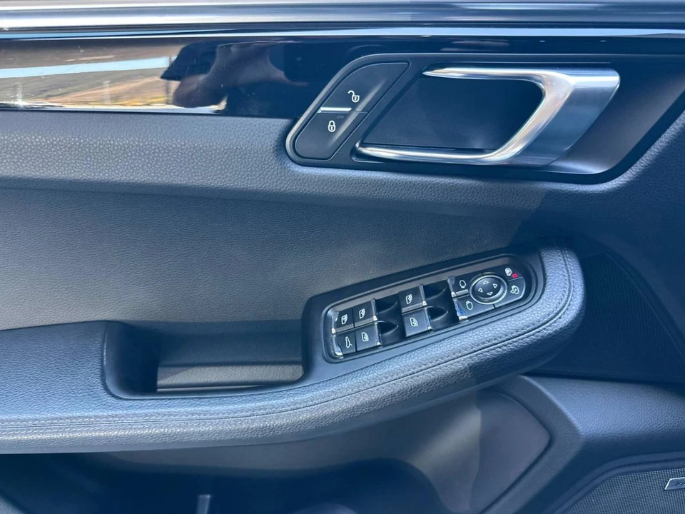 2019 Porsche Macan - Image 4 of 5