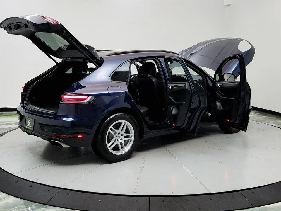 2019 Porsche Macan - Image 11 of 12