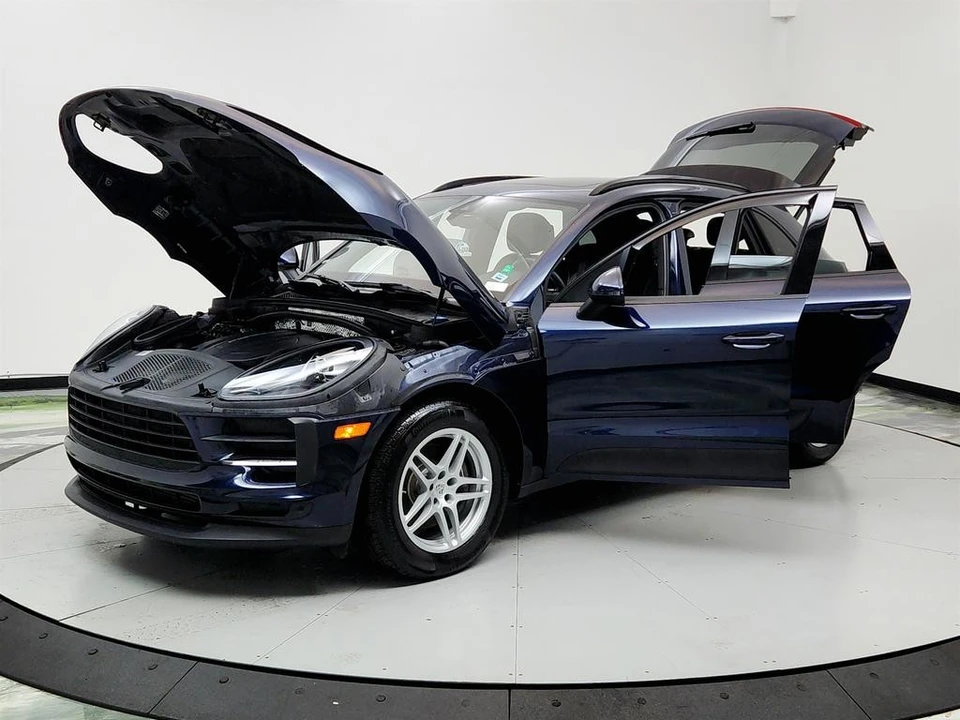 2019 Porsche Macan - Image 9 of 12