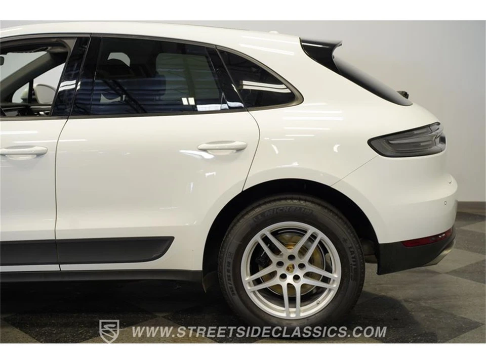 2019 Porsche Macan - Image 25 of 31