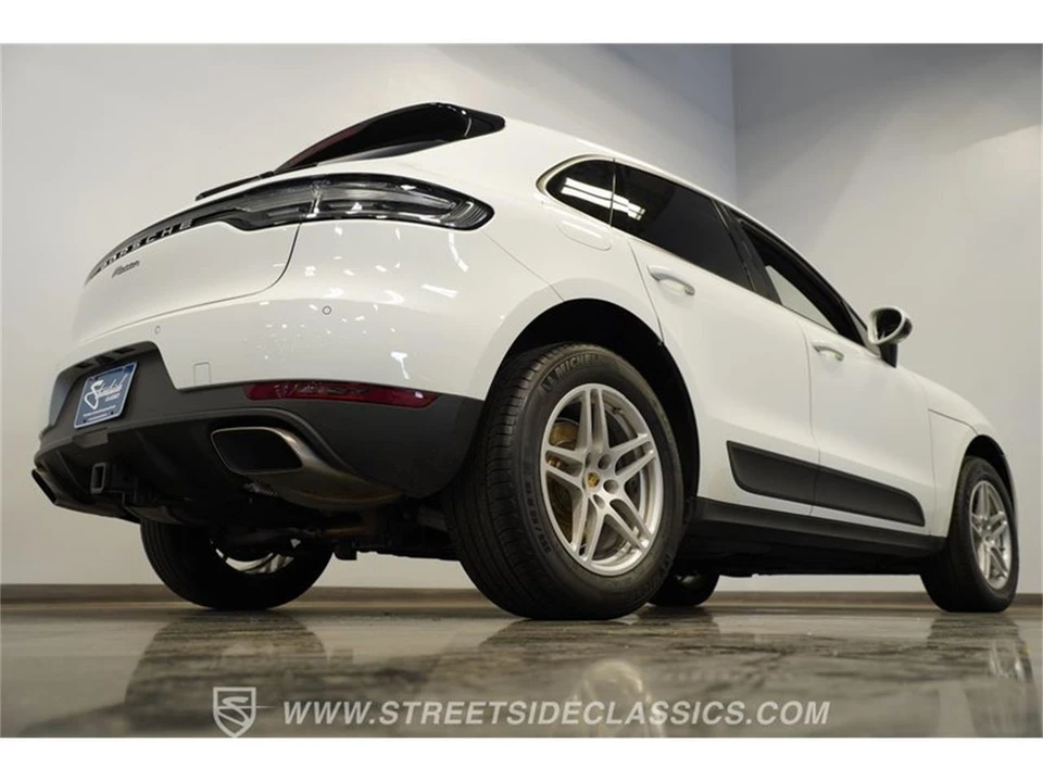 2019 Porsche Macan - Image 30 of 31