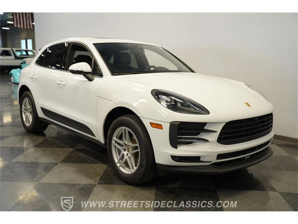 2019 Porsche Macan - Image 16 of 31