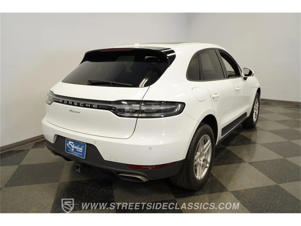 2019 Porsche Macan - Image 11 of 31