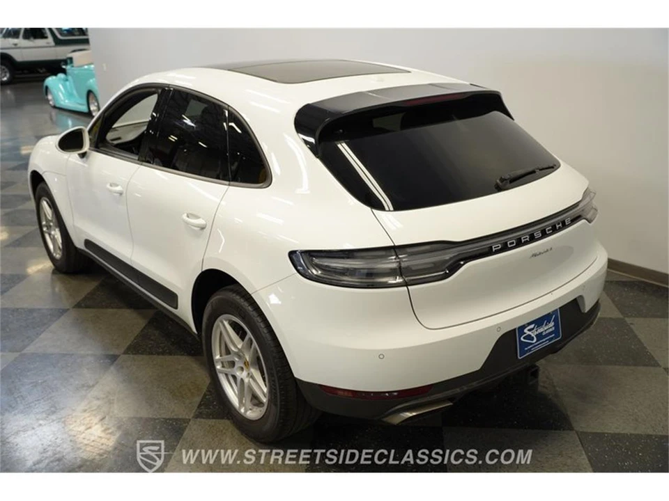 2019 Porsche Macan - Image 27 of 31
