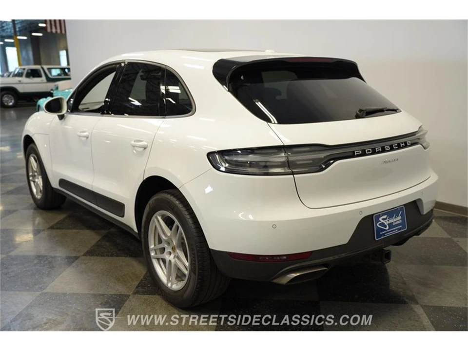2019 Porsche Macan - Image 9 of 31