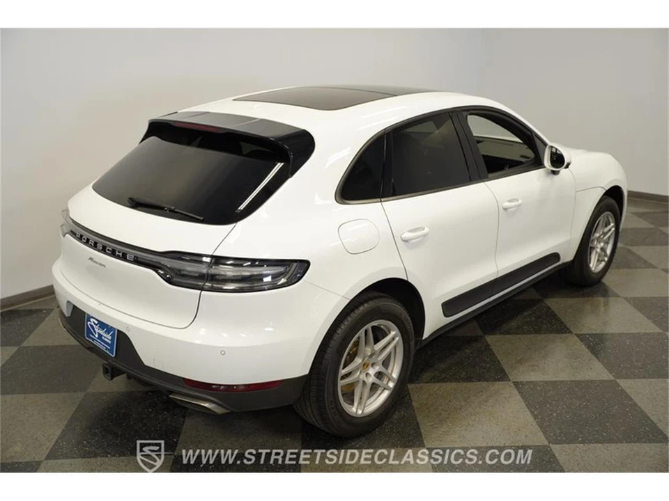 2019 Porsche Macan - Image 29 of 31