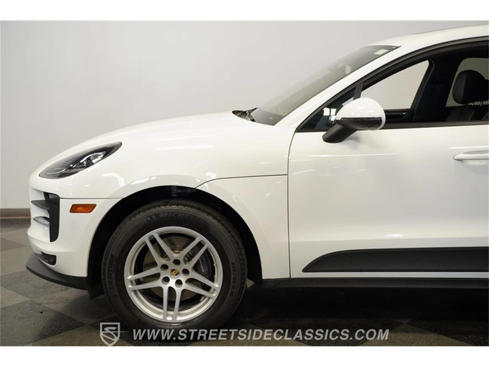 2019 Porsche Macan - Image 24 of 31