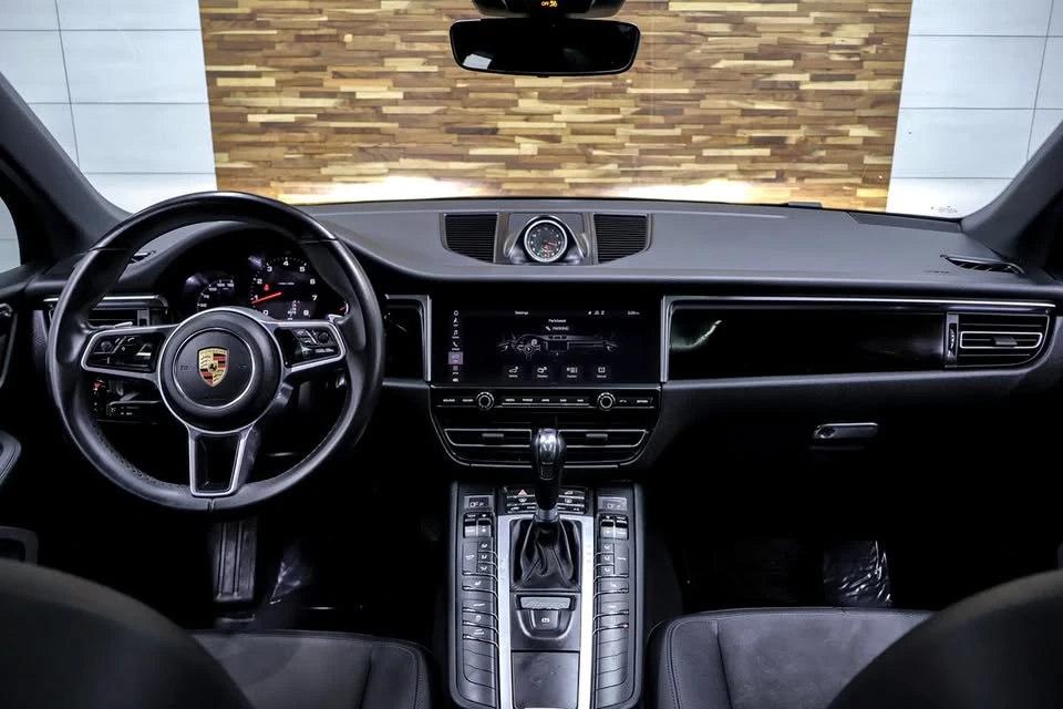 2019 Porsche Macan - Image 11 of 20