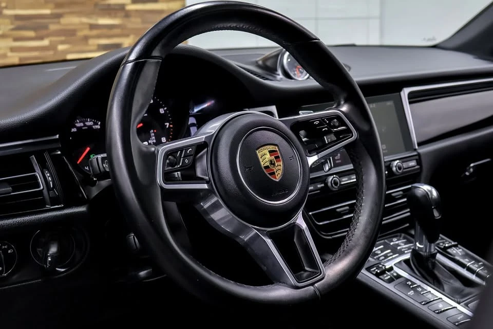 2019 Porsche Macan - Image 13 of 20