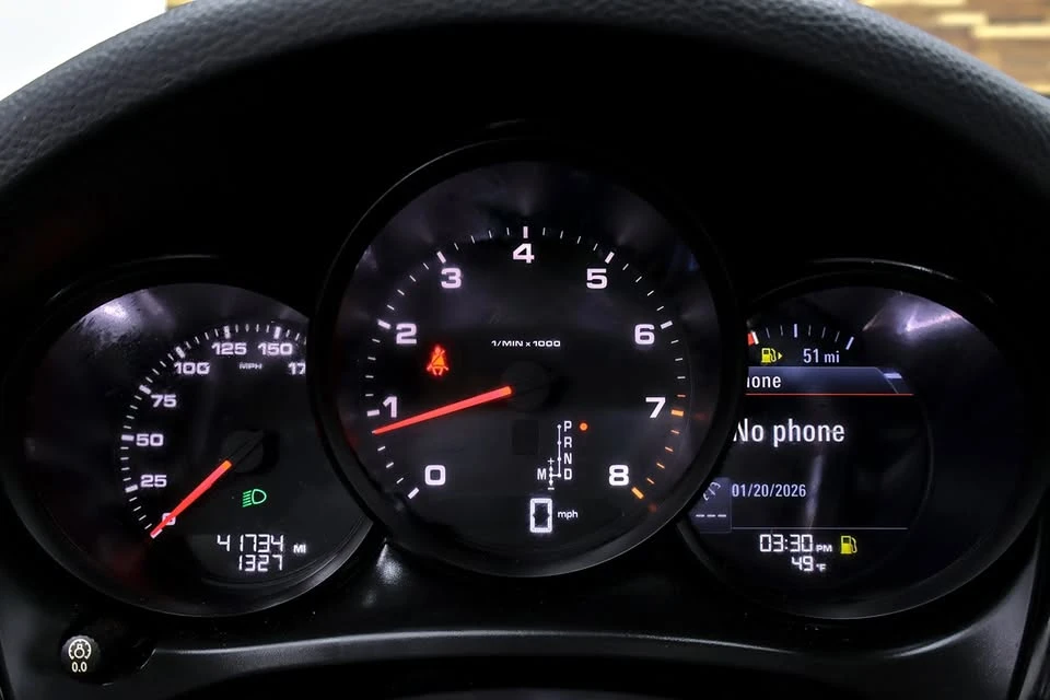 2019 Porsche Macan - Image 16 of 20