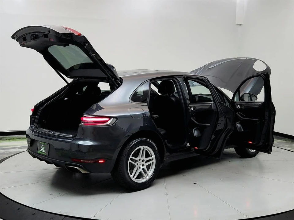 2019 Porsche Macan - Image 11 of 12