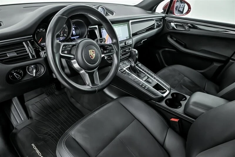2019 Porsche Macan - Image 19 of 21