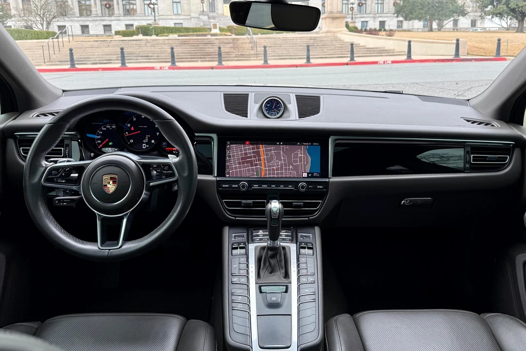 2019 Porsche Macan - Image 25 of 31