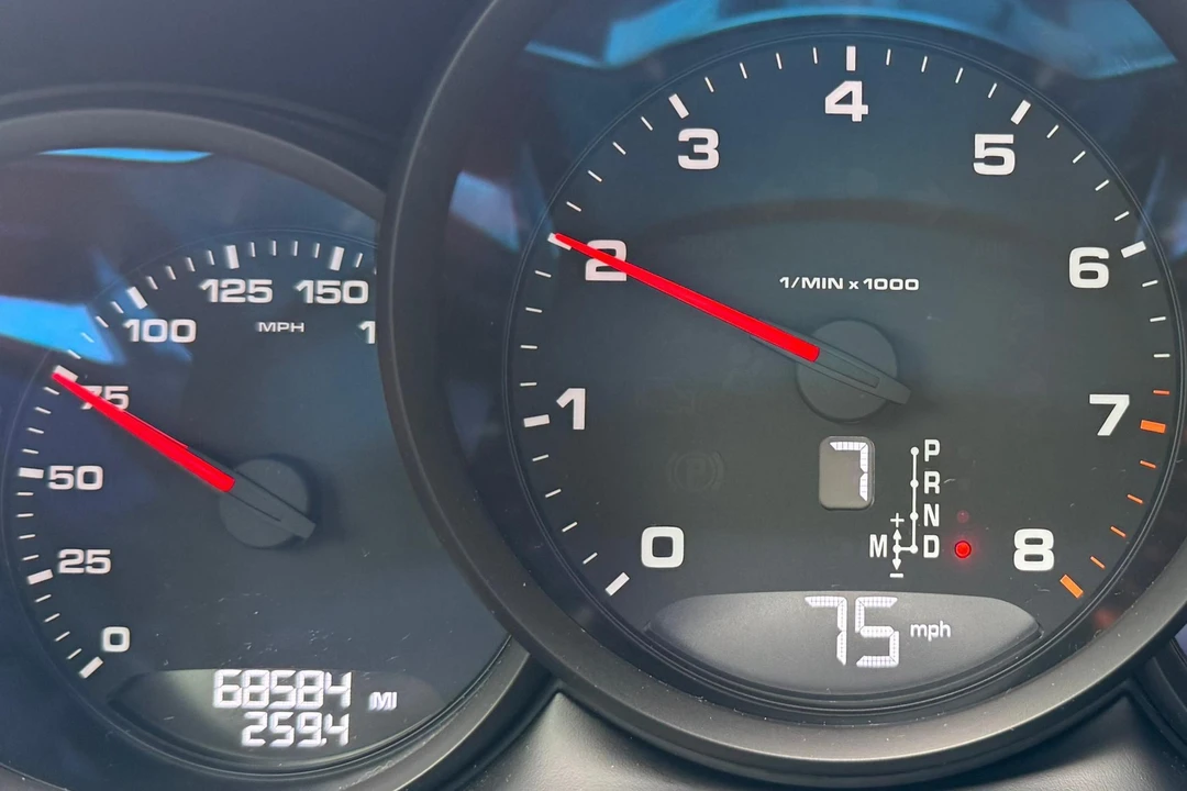 2019 Porsche Macan - Image 28 of 31