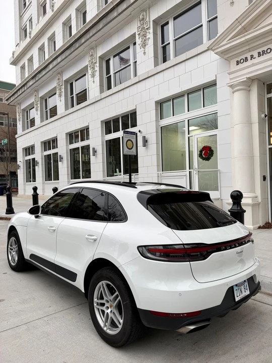 2019 Porsche Macan - Image 9 of 31