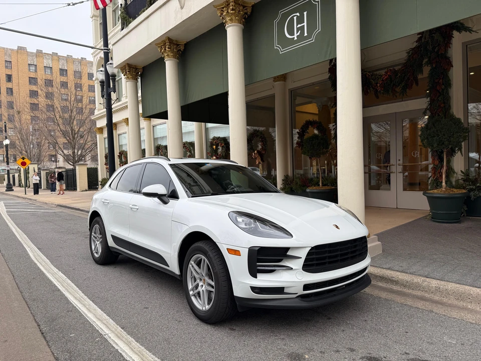2019 Porsche Macan - Image 16 of 31