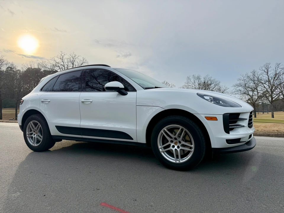 2019 Porsche Macan - Image 15 of 31
