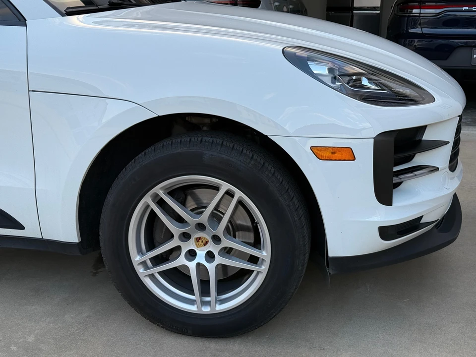 2019 Porsche Macan - Image 23 of 31