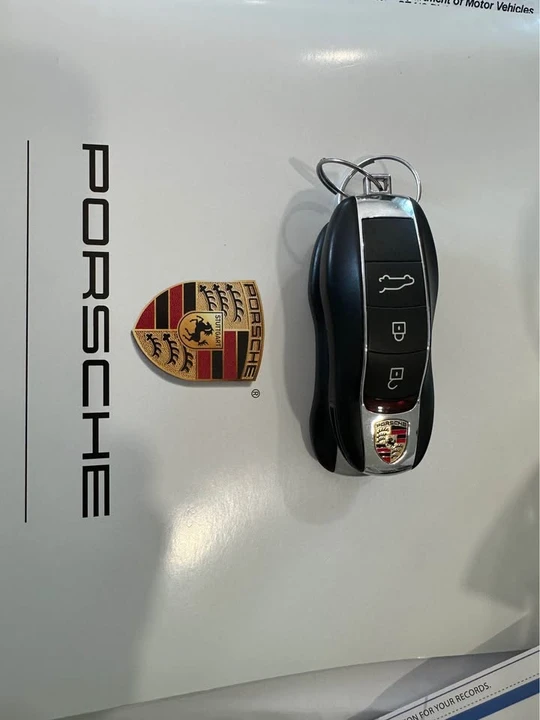 2019 Porsche Macan - Image 17 of 20