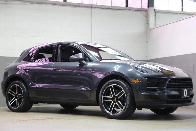 2019 Porsche Macan - Image 22 of 24