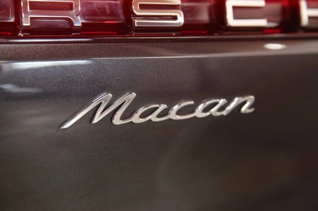 2019 Porsche Macan - Image 6 of 24