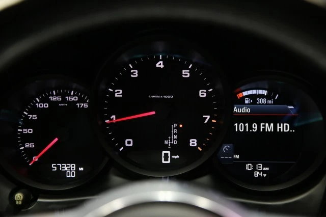 2019 Porsche Macan - Image 20 of 24