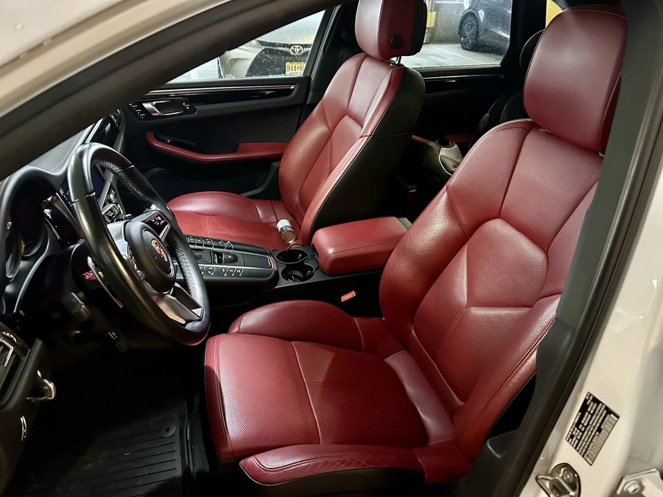 2019 Porsche Macan - Image 14 of 18