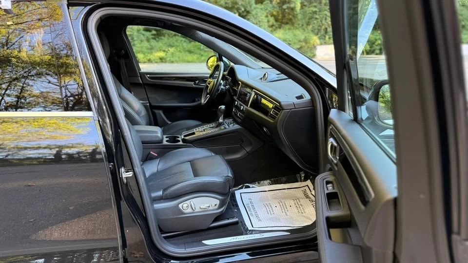 2019 Porsche Macan - Image 15 of 20