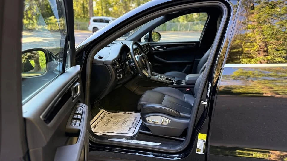 2019 Porsche Macan - Image 14 of 20