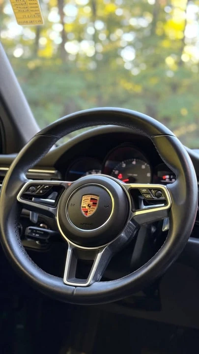 2019 Porsche Macan - Image 10 of 18