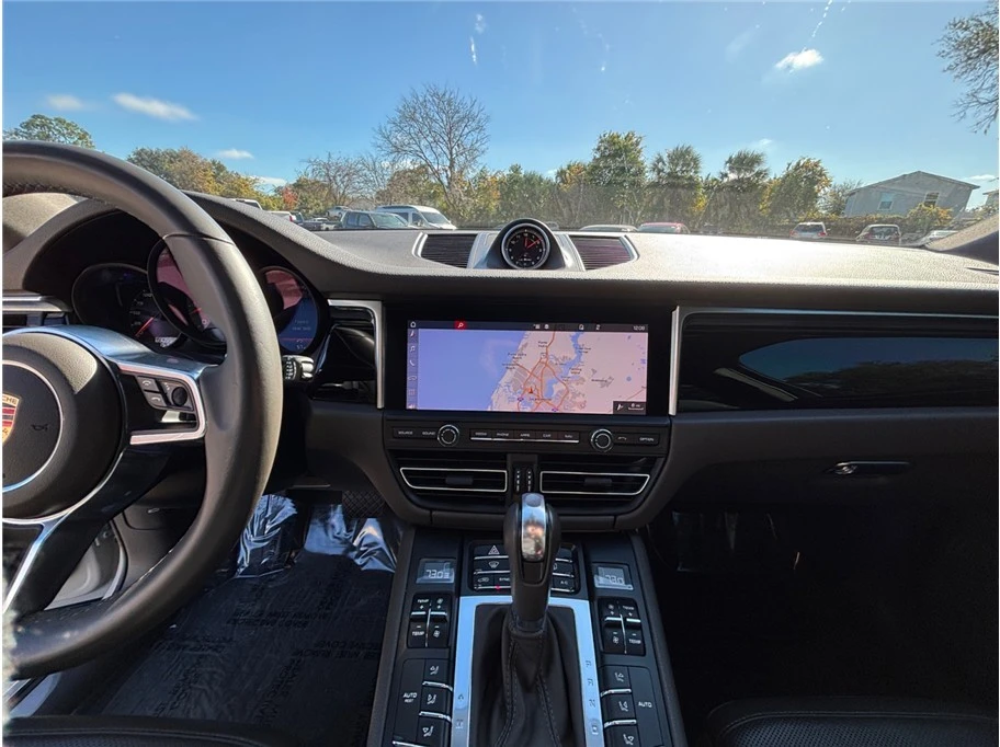 2019 Porsche Macan - Image 11 of 21