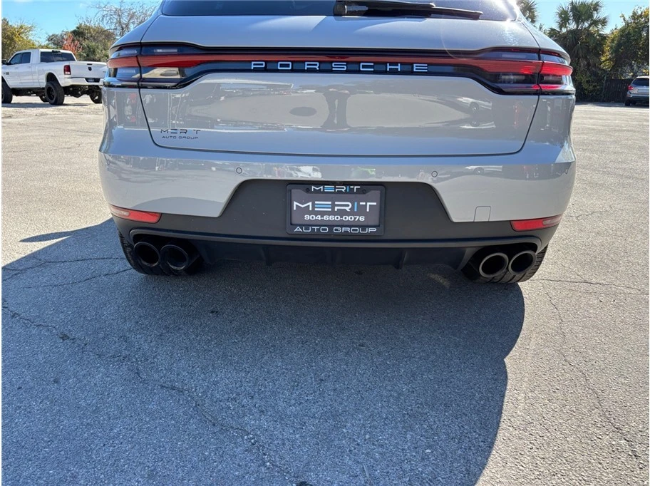2019 Porsche Macan - Image 18 of 21